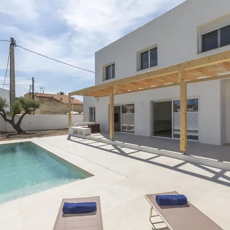 ヴィラ Les Oliveres By Interhome